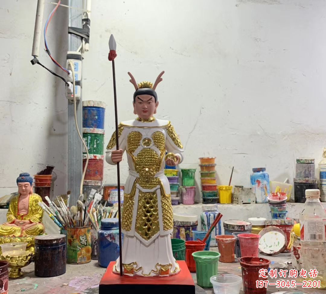 岳阳玻璃钢龙王三太子雕塑传承传统文化的艺术瑰宝