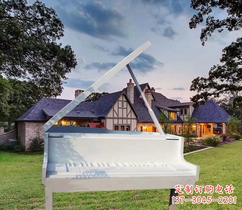 岳阳钢琴雕塑——点缀广场景观