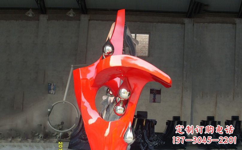 岳阳不锈钢水滴雕塑美丽动人