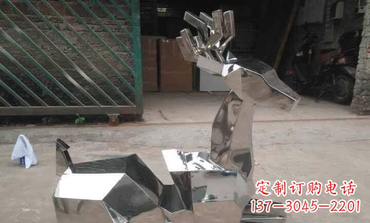 岳阳不锈钢鹿雕塑艺术之美