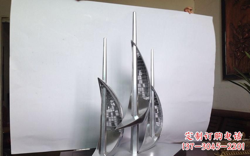岳阳不锈钢帆船雕塑传承精神的象征