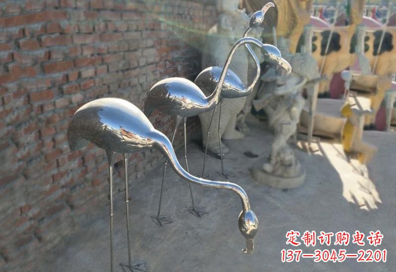 岳阳不锈钢火烈鸟雕塑灿烂耀眼的艺术之作