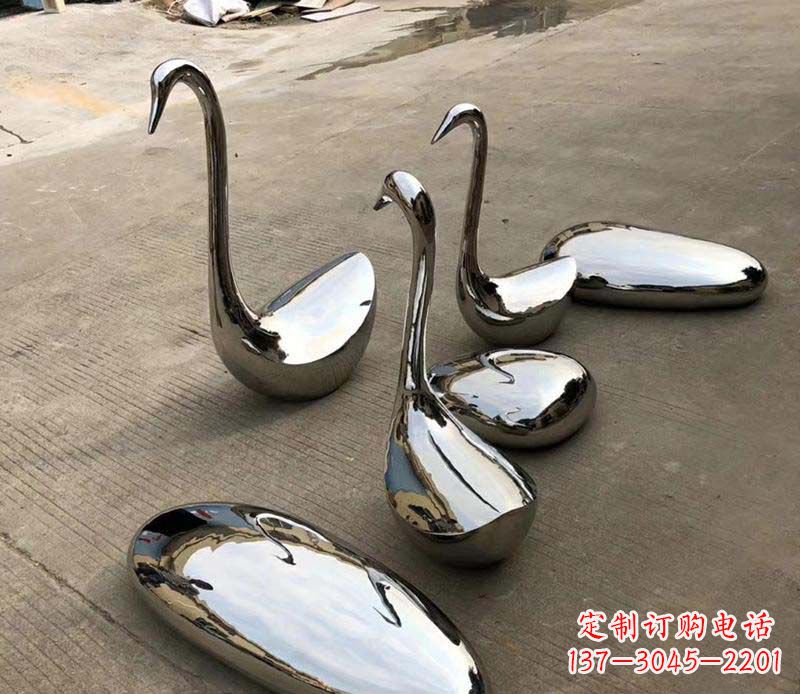 岳阳精美绝伦的鹅卵石雕塑
