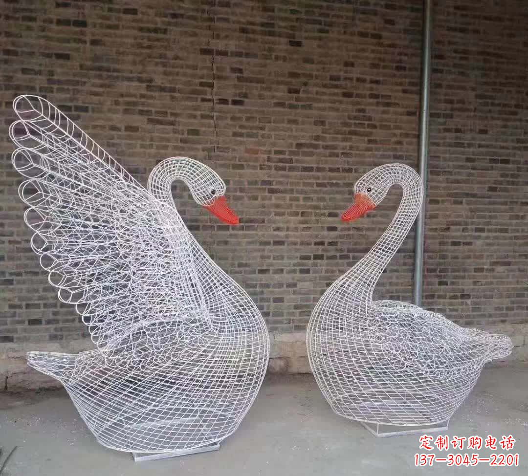 岳阳不锈钢镂空天鹅雕塑——美丽动人