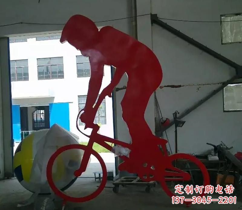 岳阳不锈钢自行车雕塑激发自行车运动的热情