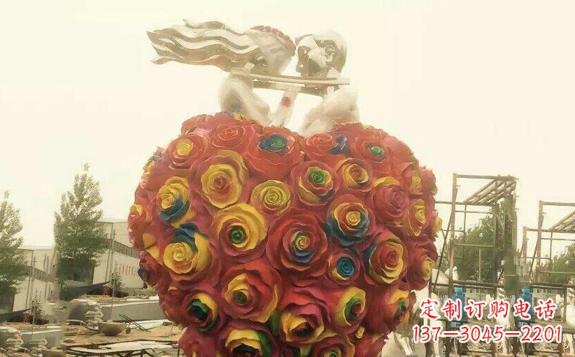 岳阳浪漫之美——不锈钢情侣结婚雕塑