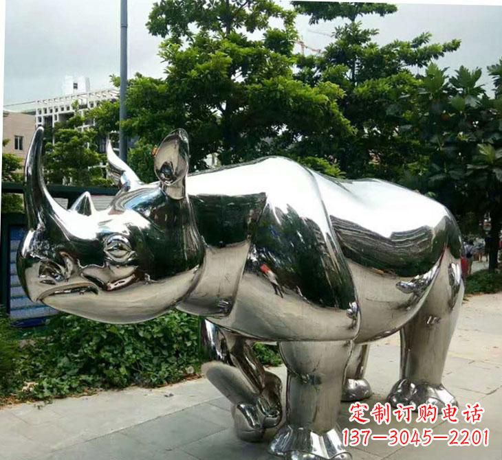 岳阳不锈钢犀牛雕塑传承自然之美