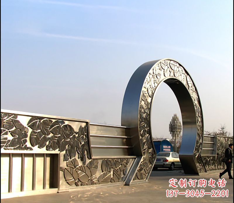 岳阳拱门雕塑艺术品的精美表现