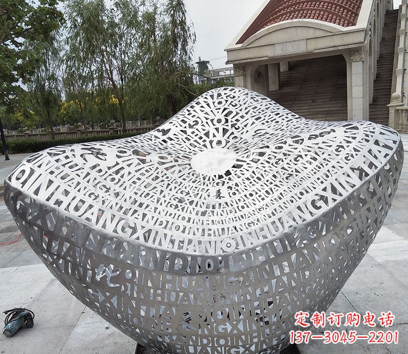 岳阳不锈钢字母元宝雕塑精美艺术精品