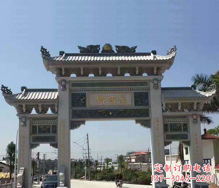 岳阳石牌坊雕塑——缅怀深厚的历史情谊