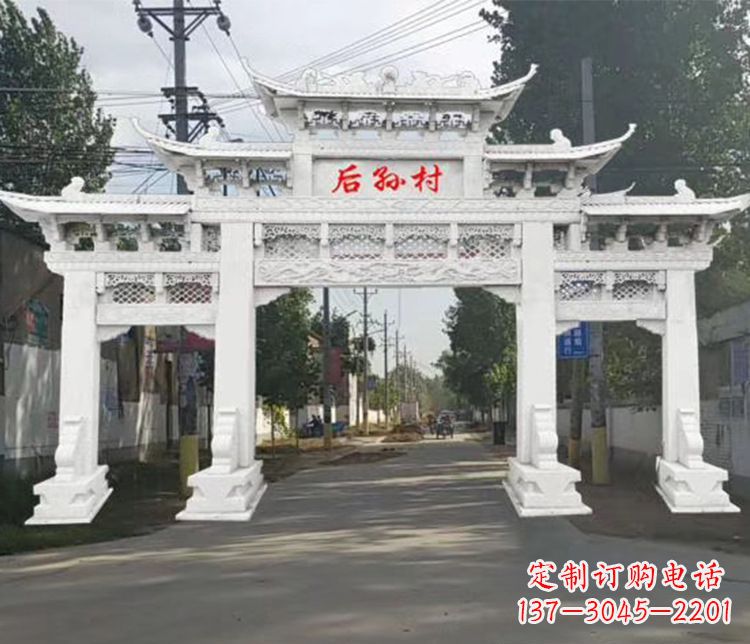 岳阳精巧古朴的村庄牌坊石雕