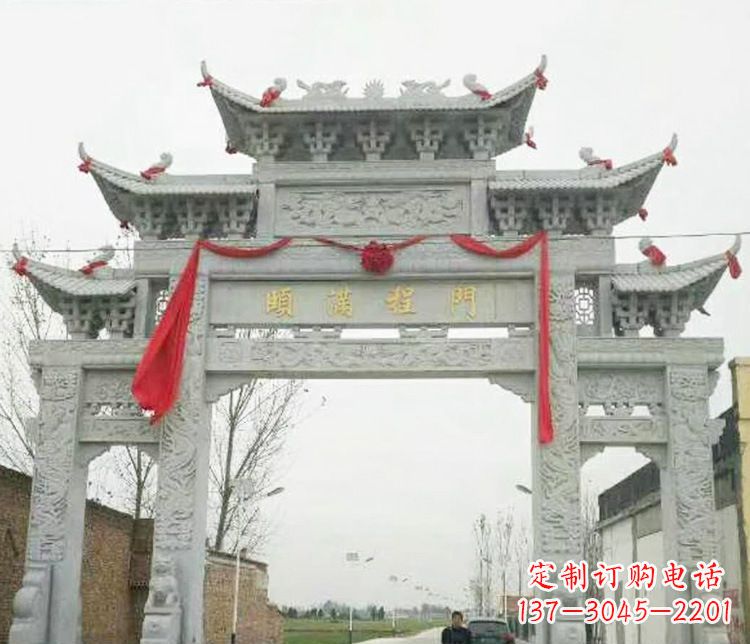 岳阳牌坊雕塑纪念历史,传承文化