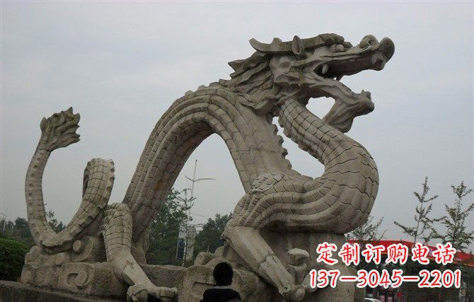 岳阳大理石龙雕塑,象征着力量与尊贵
