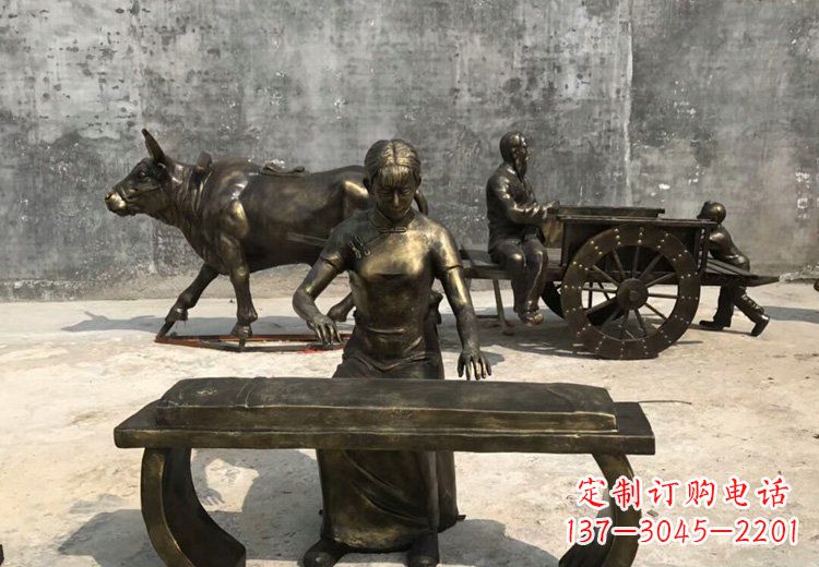 岳阳精美绝伦的古筝铜雕