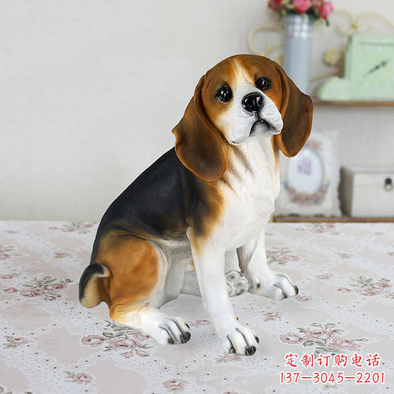 岳阳玻璃钢蹲姿仿真比格犬雕塑