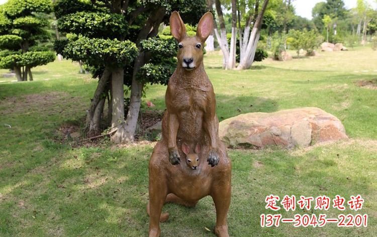 岳阳公园玻璃钢仿真袋鼠雕塑