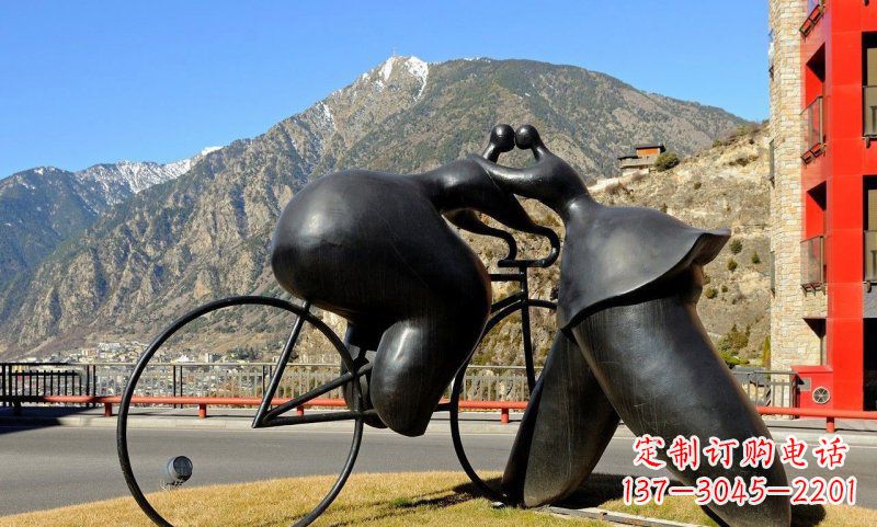 岳阳公园抽象骑自行车人物