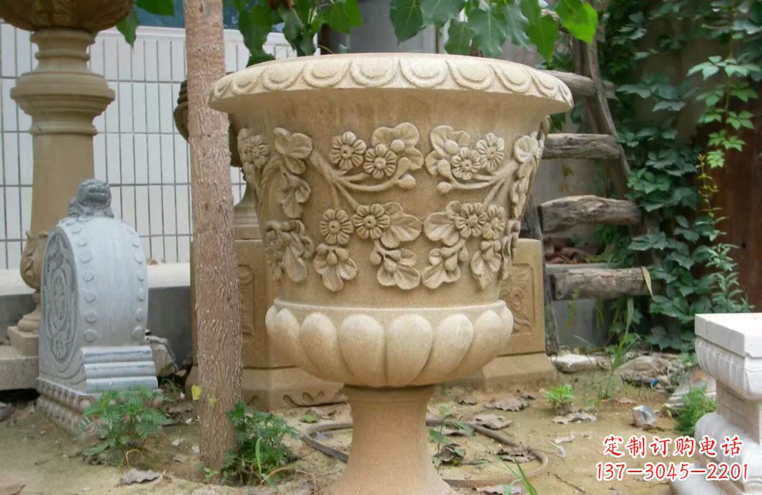 岳阳精美大理石花盆雕塑
