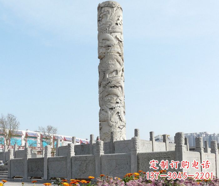 岳阳广场景观大理石龙柱石雕,展现神秘传统风采