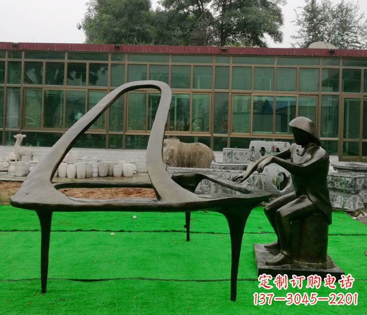 岳阳精美钢琴雕塑,完美结合实用性与艺术美感