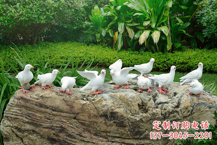 岳阳鸽子雕塑,母亲抱孩子的传家之宝