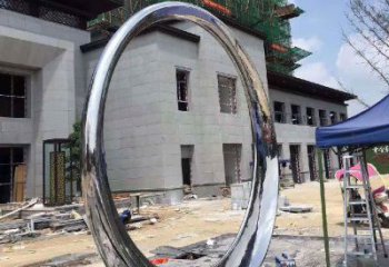 岳阳精致典雅的镜面不锈钢圆环雕塑