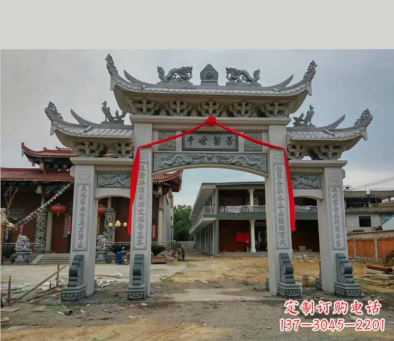 岳阳以传统工艺为源的独特牌坊石雕