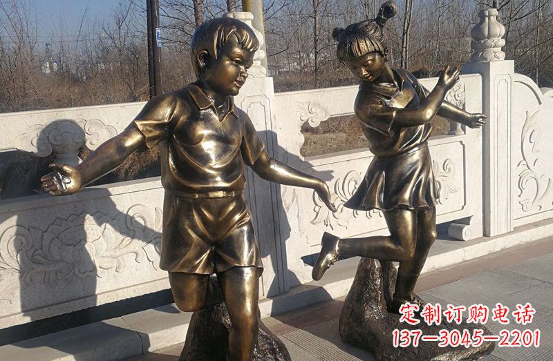 岳阳踢毽子的儿童铜雕 (2)