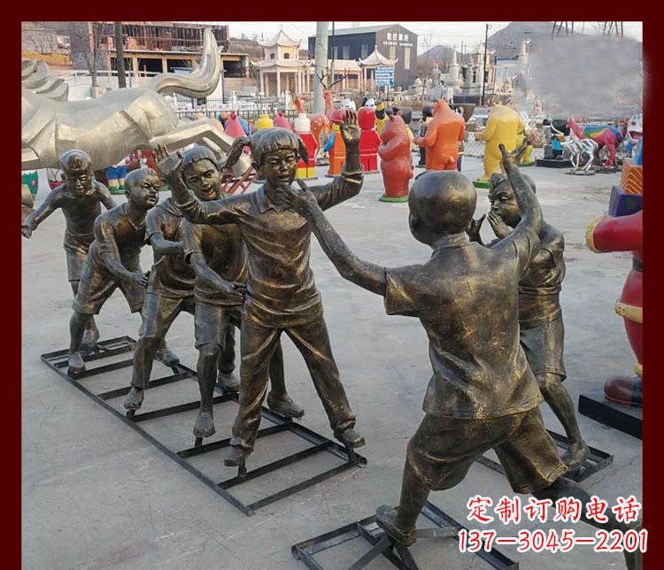 岳阳玩老鹰捉小鸡的儿童铜雕