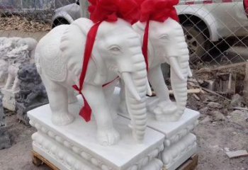 岳阳元宝驾驭的大象雕塑艺术