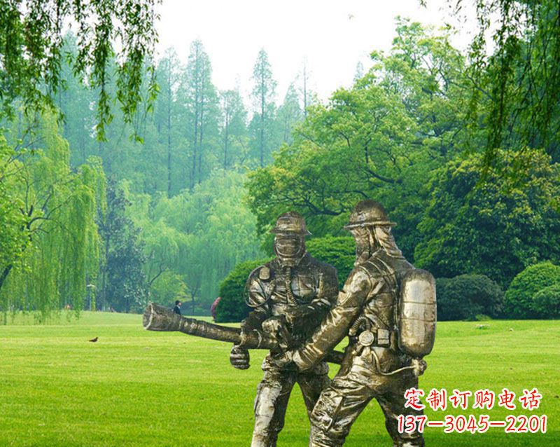 岳阳消防员灭火铜雕